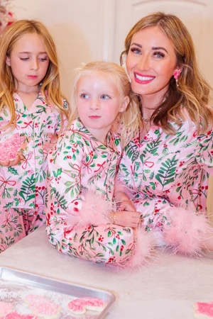 Combhasaki Mommy and Me Girls 2Pcs Pajamas Loungewear Set Feather Cuff Leaves Print Tops + Pants Suits Family Matching Sleepwear